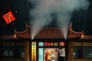 南岸旧事榜单封面，码头边晾晒的渔网